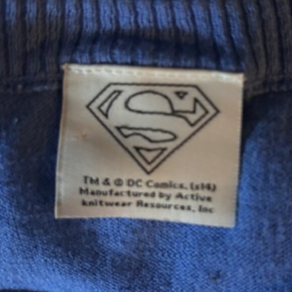 EUC, SUPERMAN LIGHT WEIGHT SWEATER, NO STAINS NO RIPS, SOFT MATERIAL - Picture 3 of 4